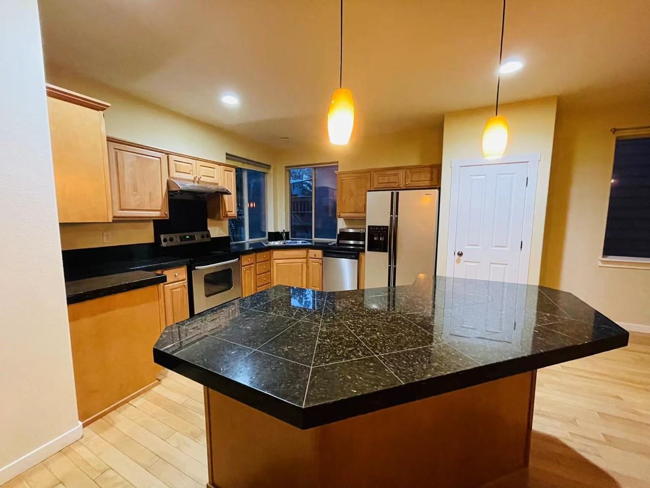 2551 Nw Byrne Ter #NA - Photo 7 of 26