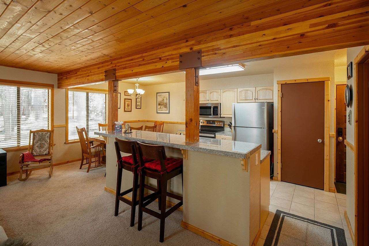 13075 Northwoods Blvd - Photo 4 of 12