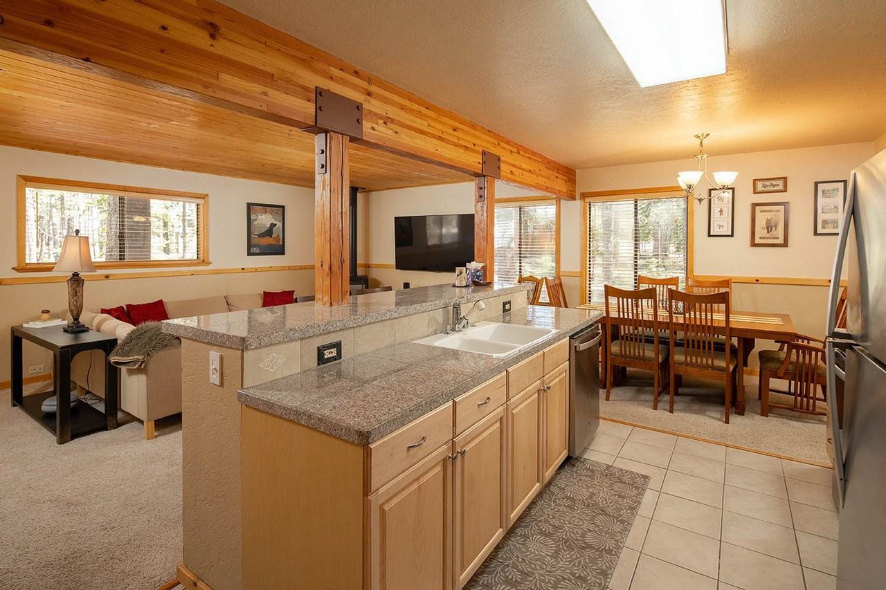 13075 Northwoods Blvd - Photo 5 of 12