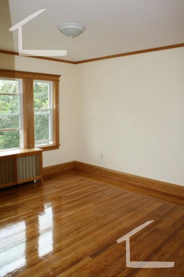124 Columbia St - Photo 5 of 11