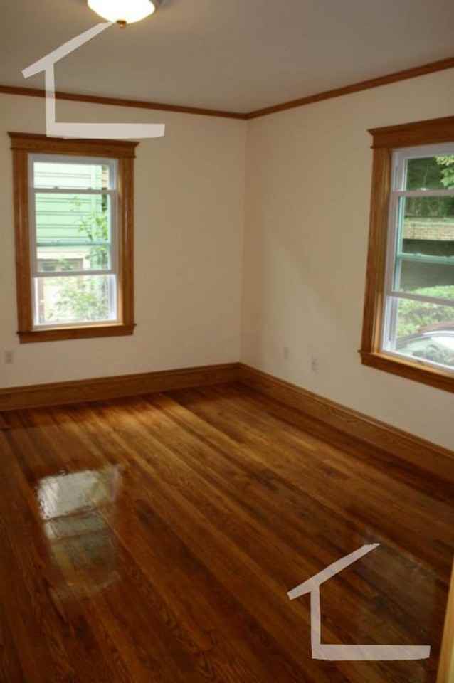 124 Columbia St - Photo 6 of 11