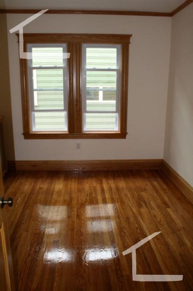 124 Columbia St - Photo 7 of 11