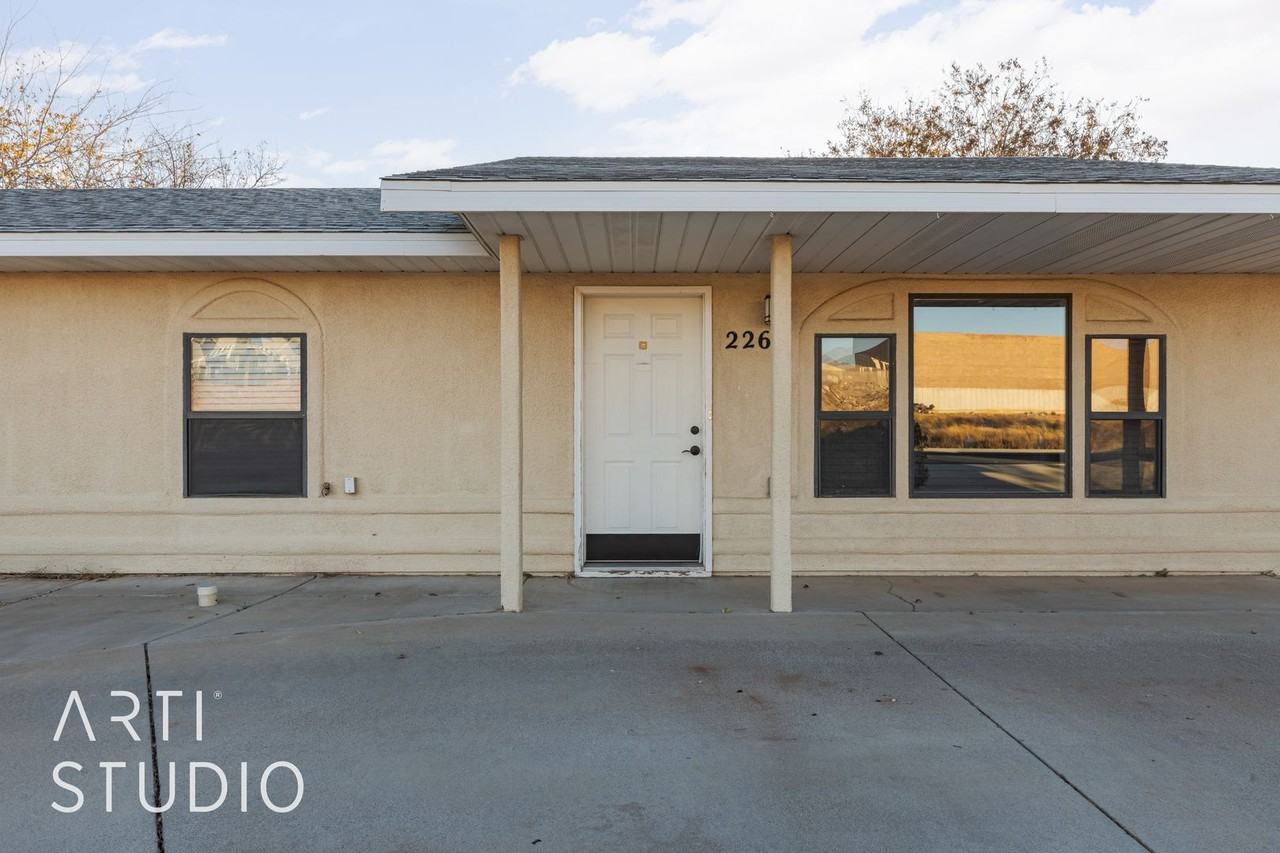 2269 Arrowhead Trl - Photo 3 of 34