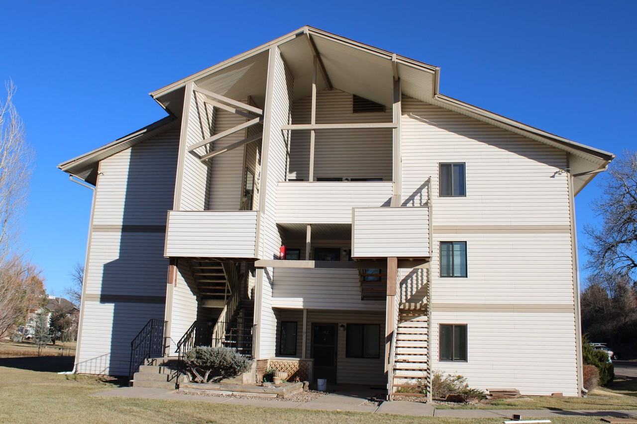 1705 Heatheridge Rd - Photo 3 of 12