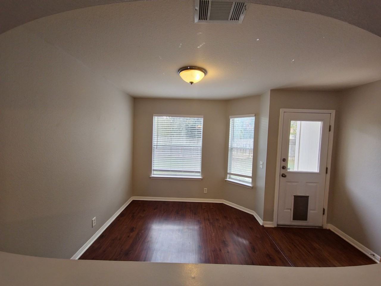 107 Orange Tree Ln - Photo 4 of 17