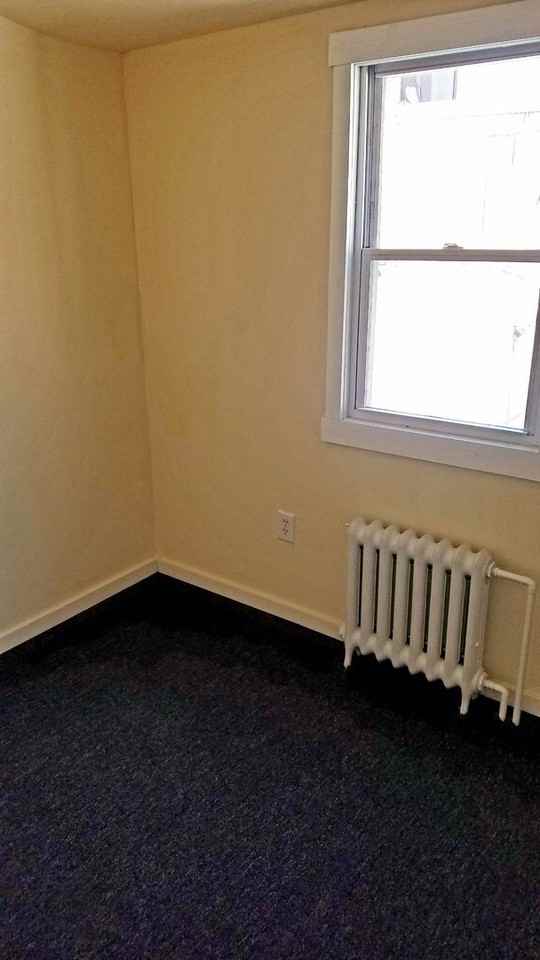 1602 S Chadwick St - Photo 7 of 11