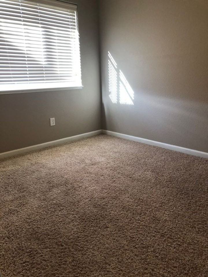 3813 Sweetbrier St - Photo 2 of 10