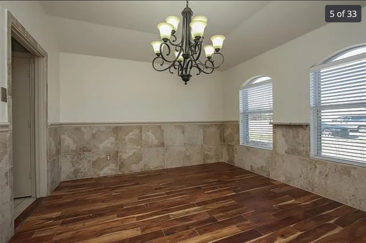 3728 Sapphire St - Photo 4 of 13