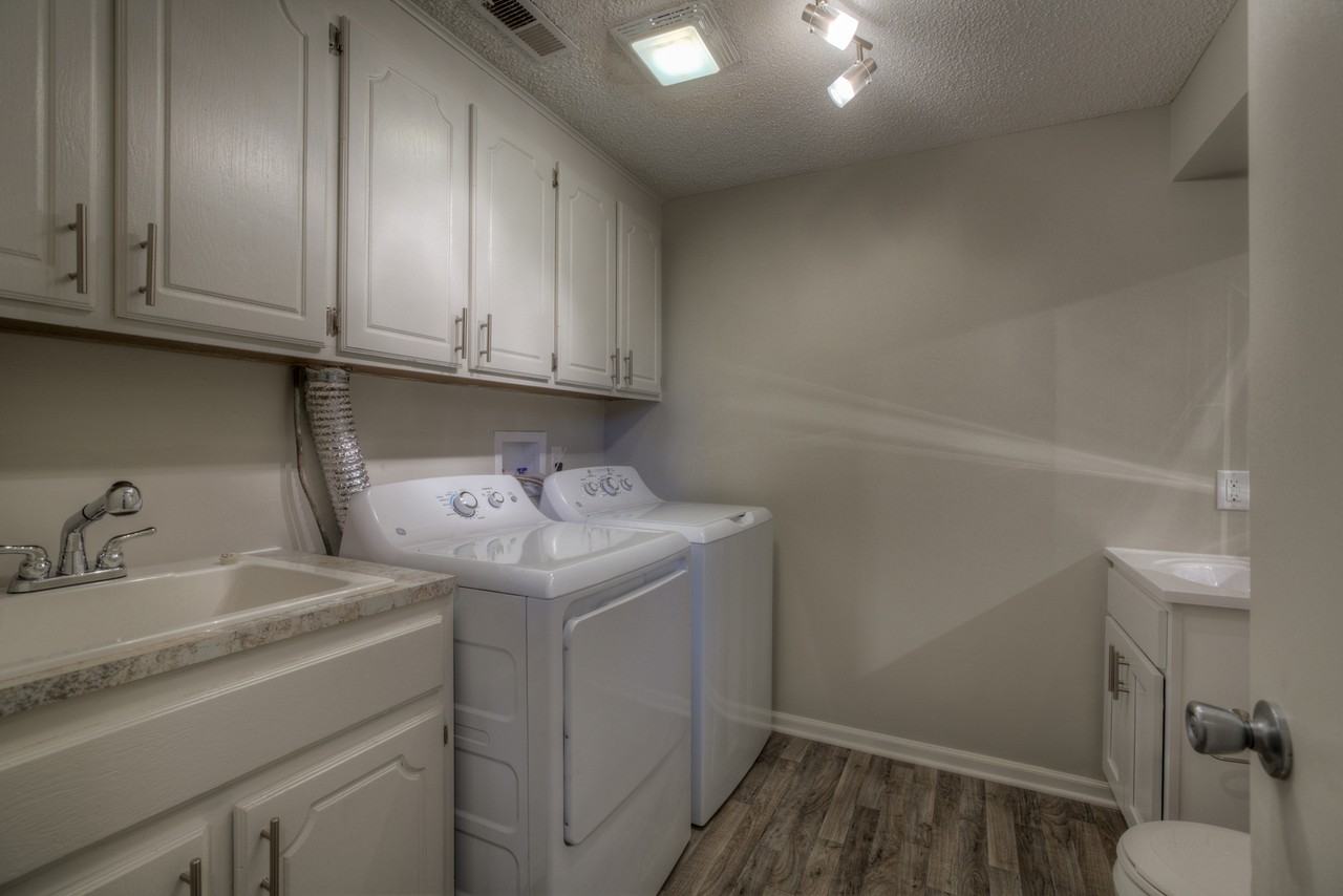 3307 S 133rd St - Photo 3 of 21