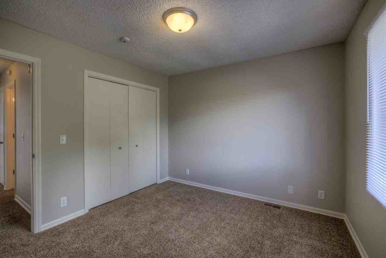 3307 S 133rd St - Photo 4 of 21