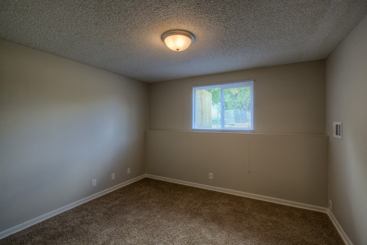 3307 S 133rd St - Photo 6 of 21