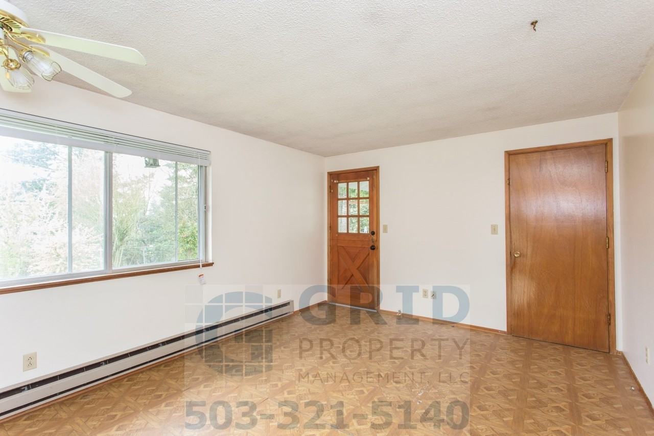 3832 E 16th St - Photo 2 of 25