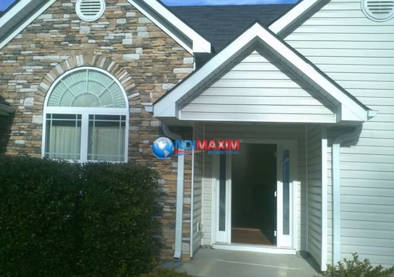 1585 Stephens Pond Vw - Photo 2 of 9