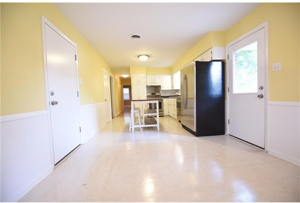 1225 Delmont Dr - Photo 3 of 21