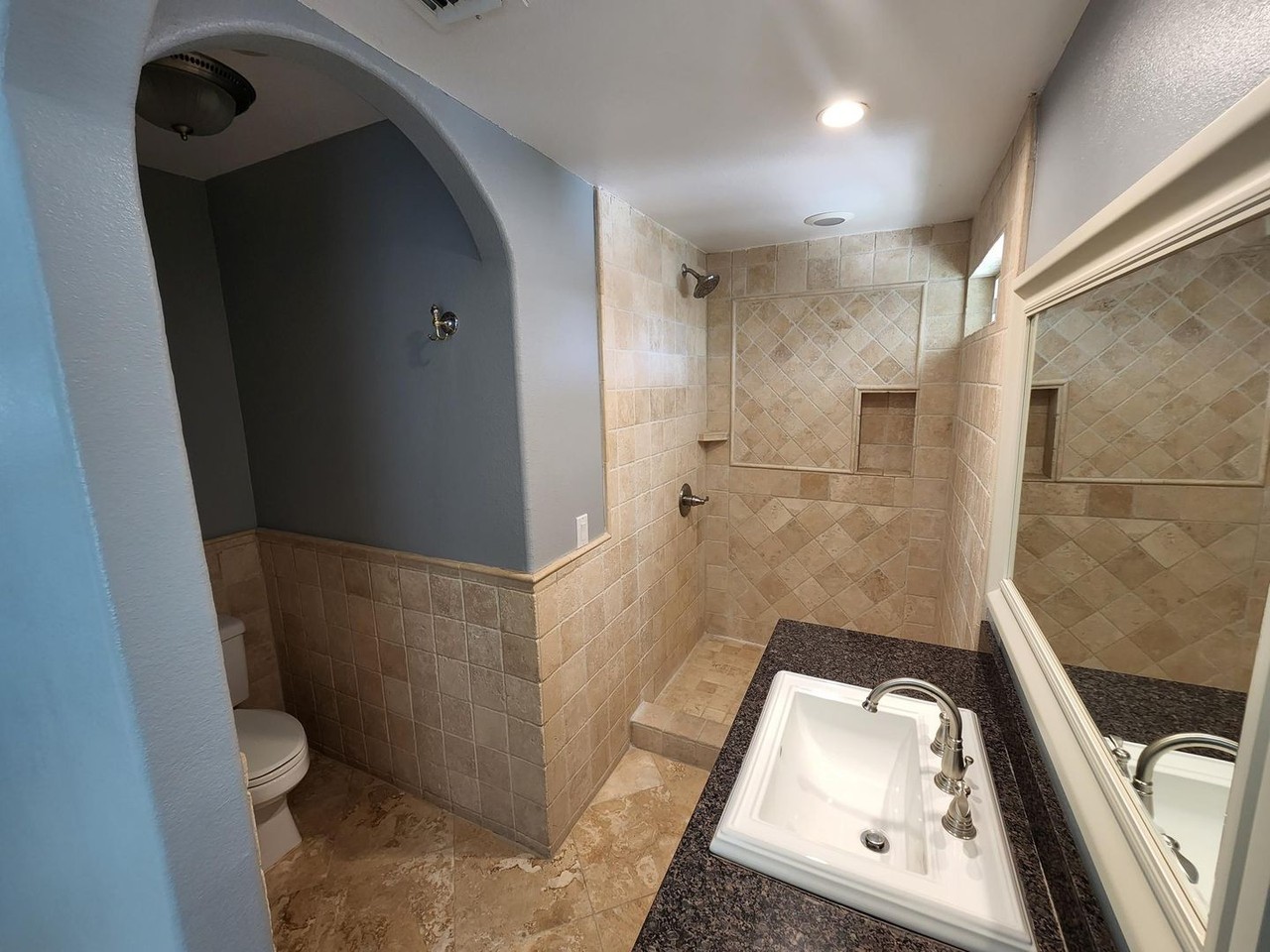 12111 Winton St - Photo 5 of 37