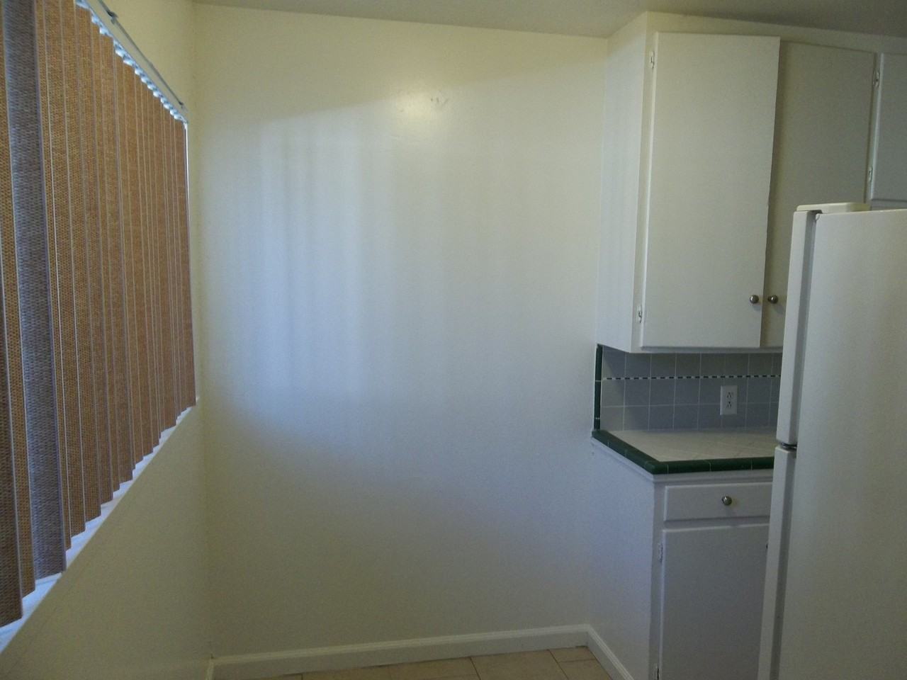 1005 E El Monte Way #4 - Photo 3 of 7