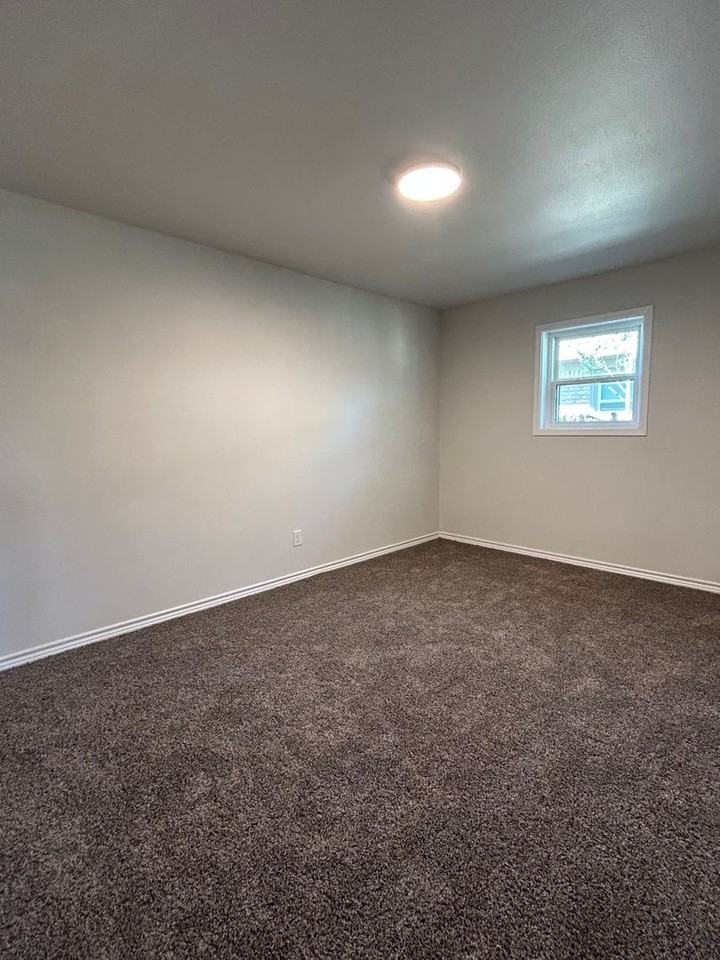 4207 Dakota Ave - Photo 7 of 20