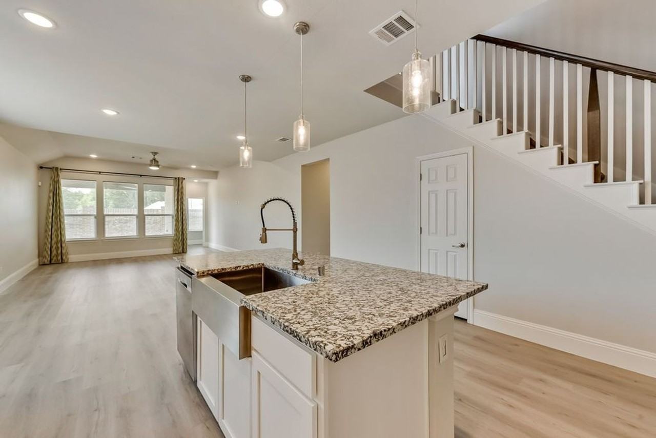 1819 Michael Dr - Photo 6 of 28