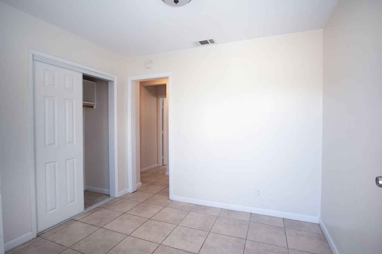 839 839 S 37th St - tenant placement only - Photo 4 of 18