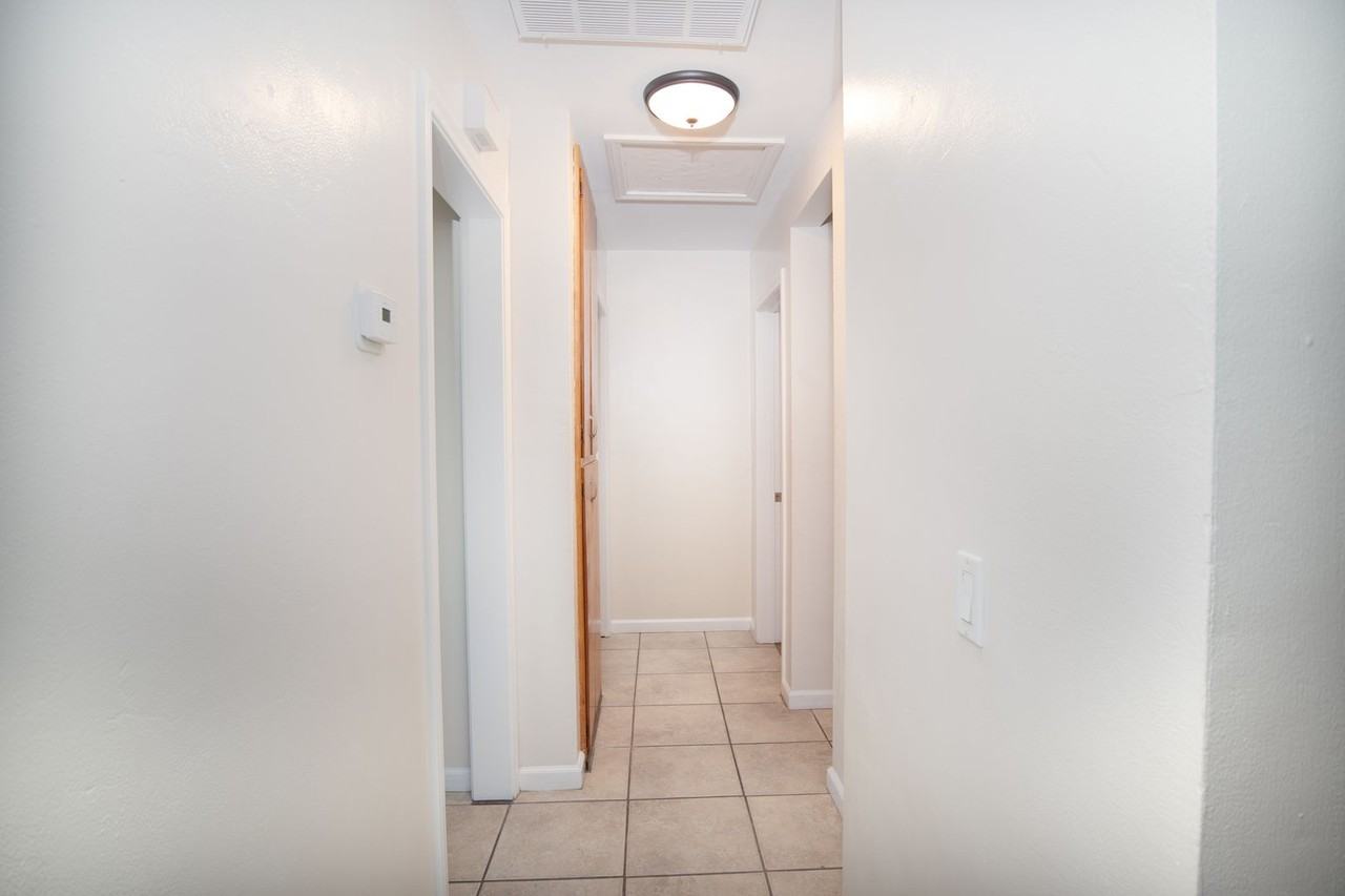 839 839 S 37th St - tenant placement only - Photo 6 of 18