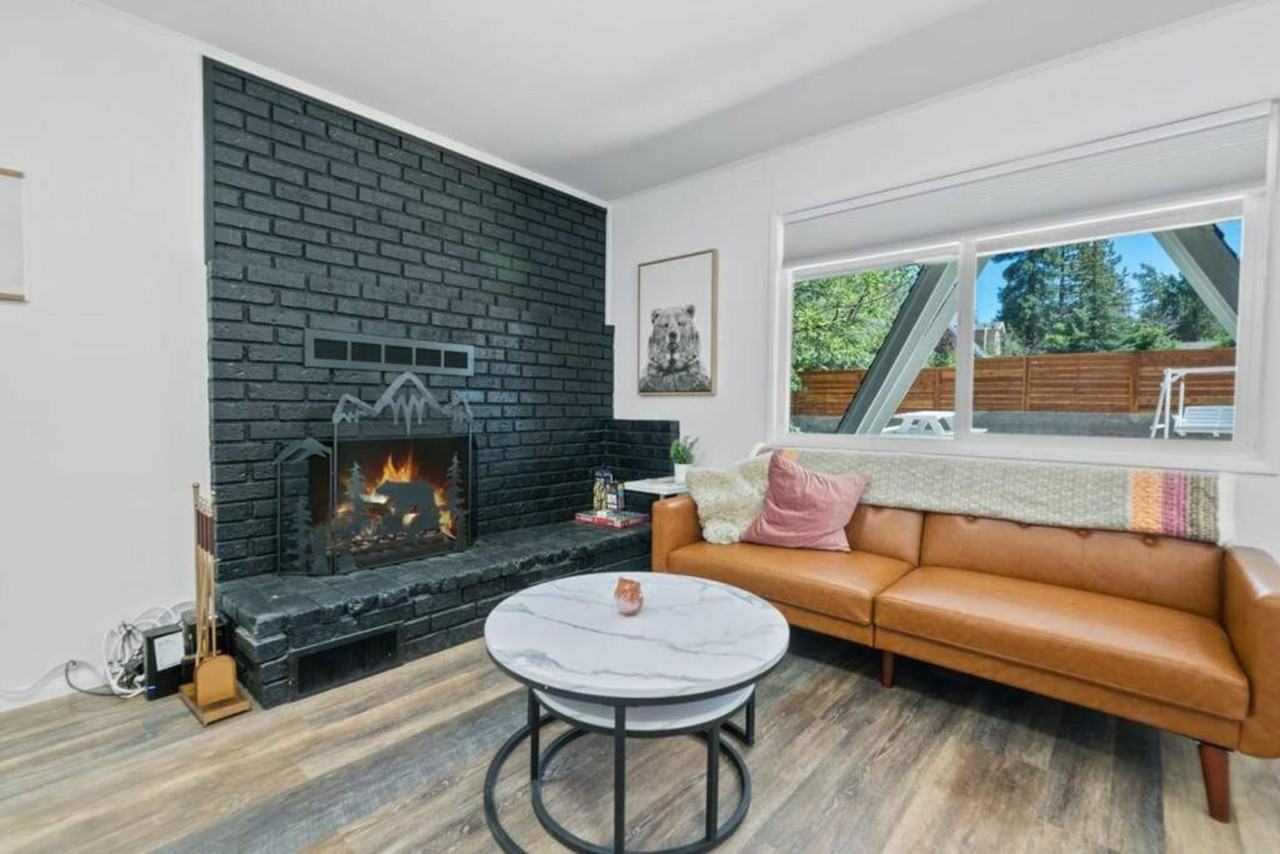 Cozy, Fully Furnished, One Bedroom One Bathroom Rental Minutes Away from the Big Bear Lake Front! - Photo 3 of 30