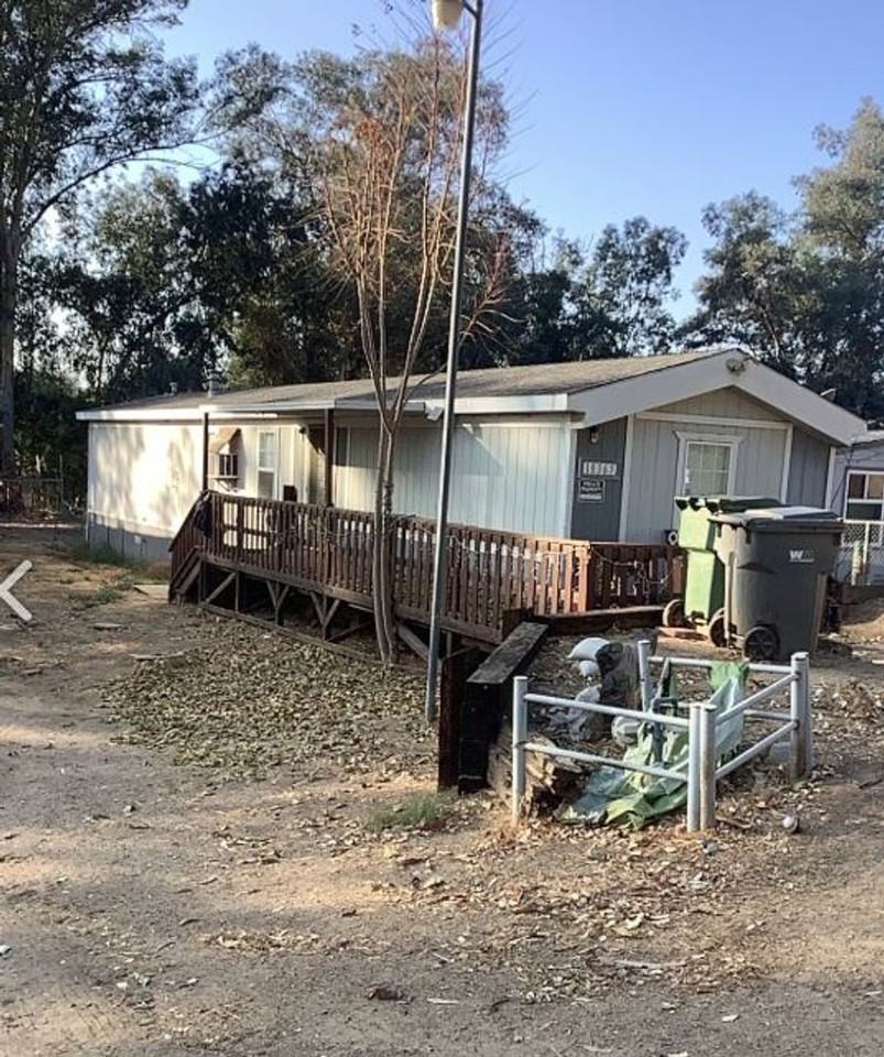 18365 Honey Ln - Photo 3 of 7