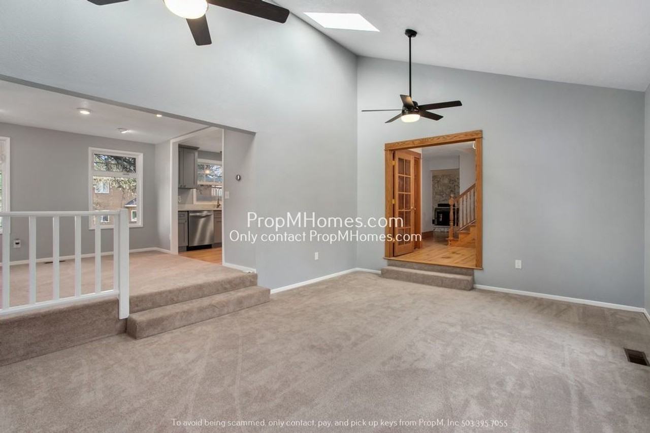 19627 Sun Cir - Photo 4 of 29