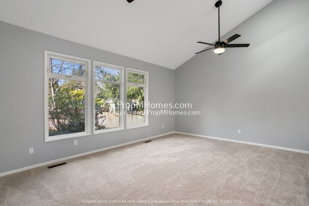 19627 Sun Cir - Photo 3 of 29