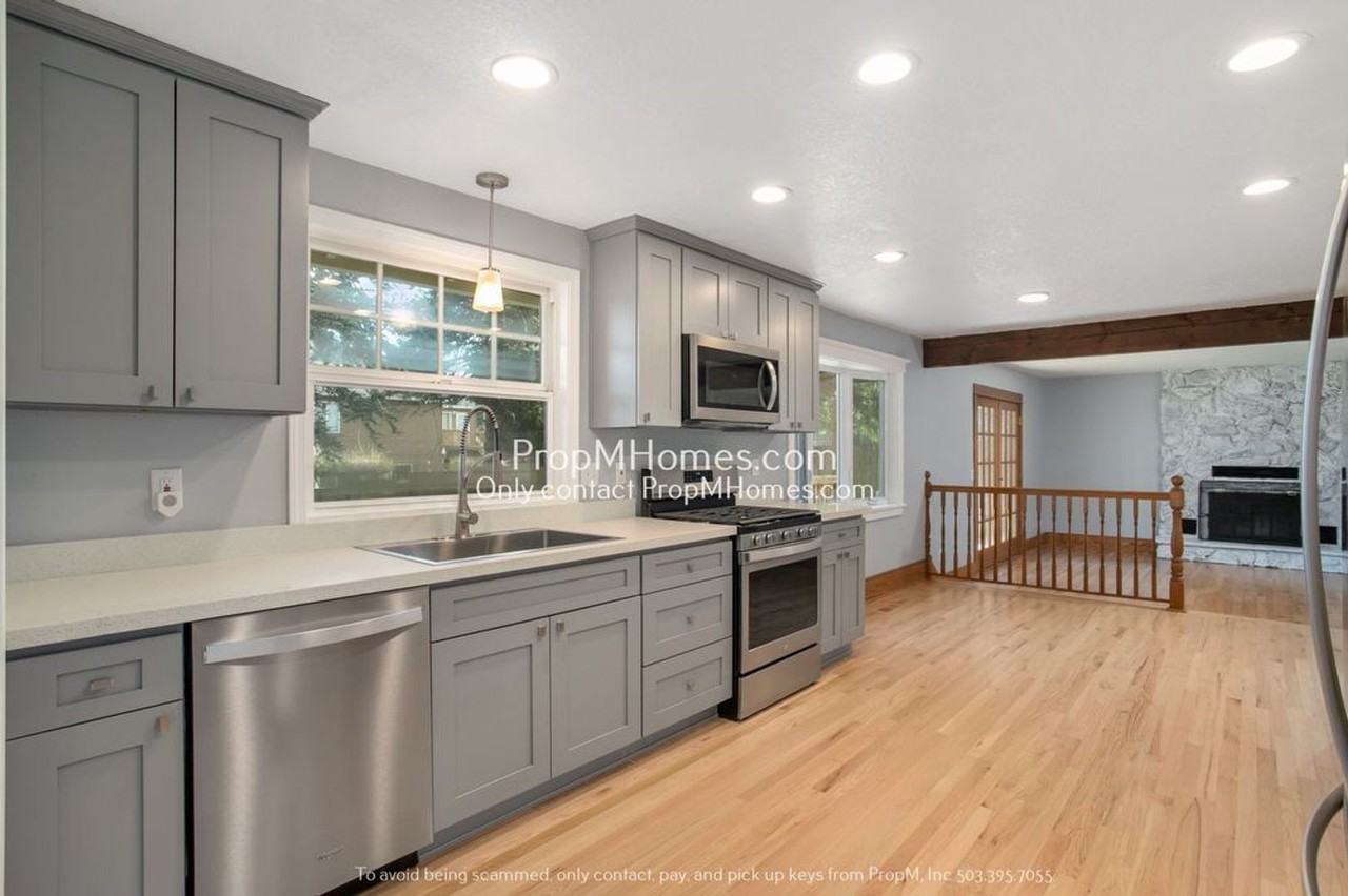 19627 Sun Cir - Photo 5 of 29