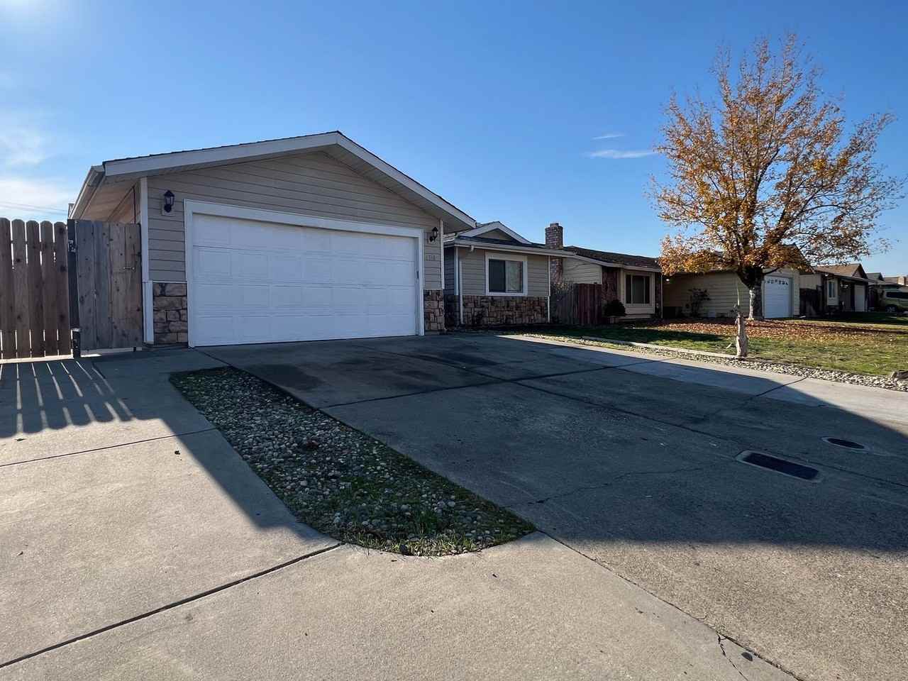 6348 Glenhills Way - Photo 2 of 39