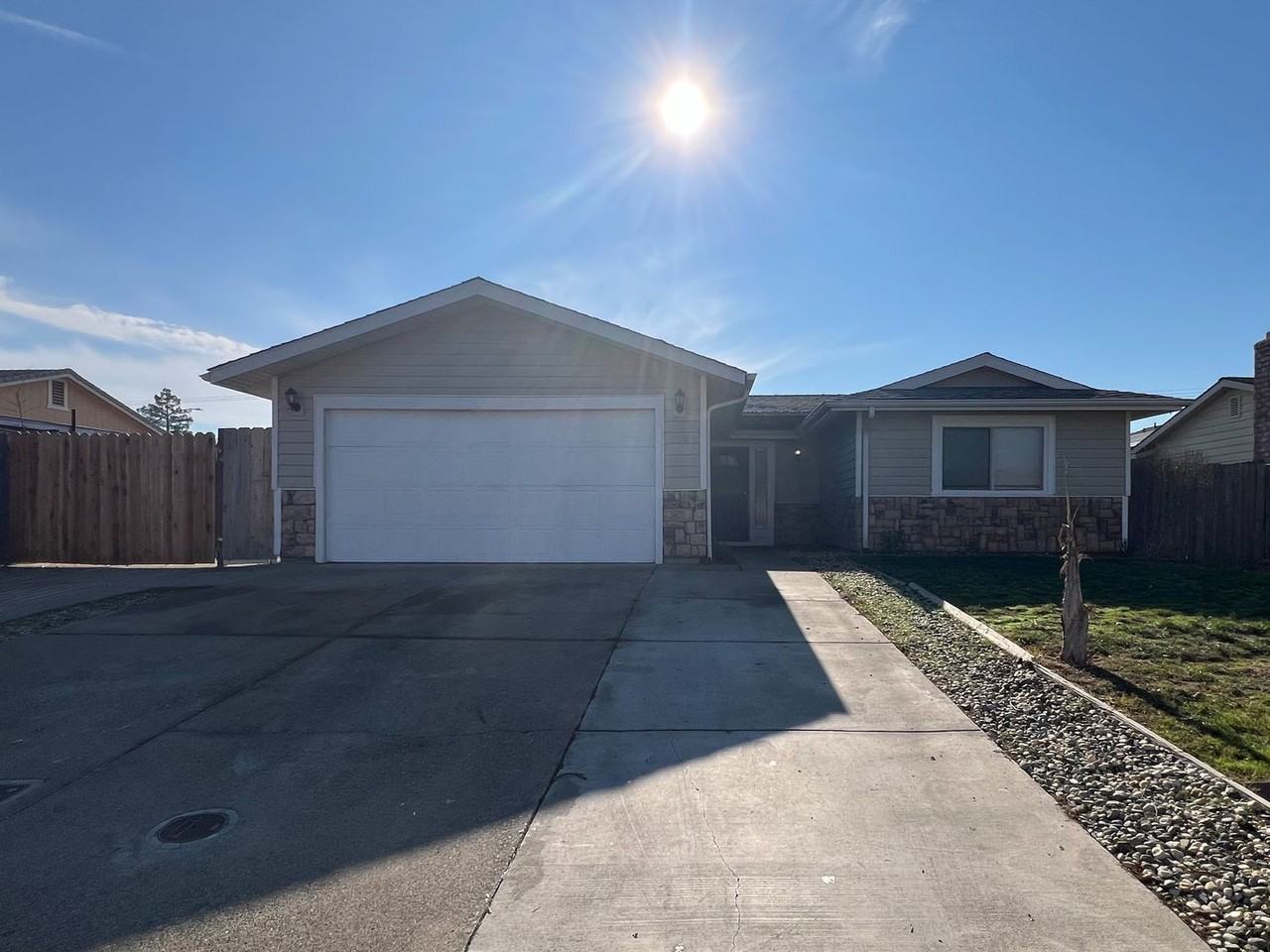 6348 Glenhills Way - Photo 3 of 39