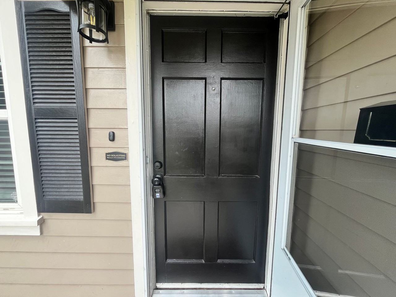 1041 Thornton Way - Photo 3 of 19