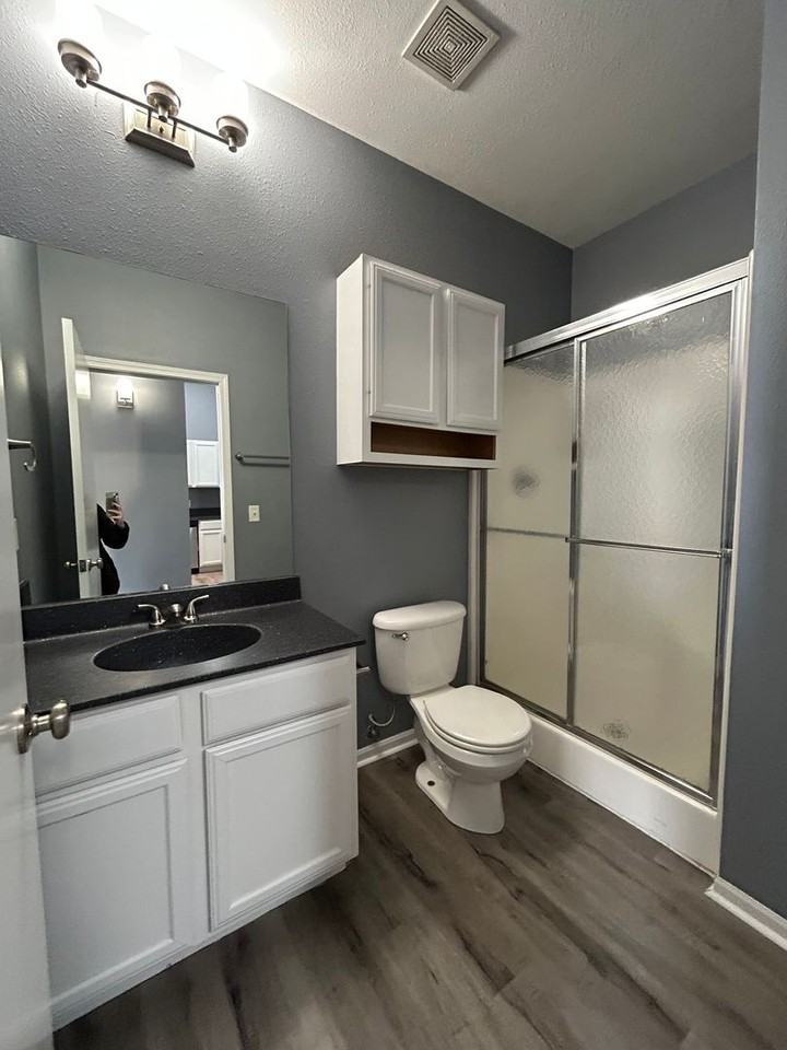 Drake Court and Liberty Lofts apartments!  Enjoy downtown living at its best. - Photo 6 of 50