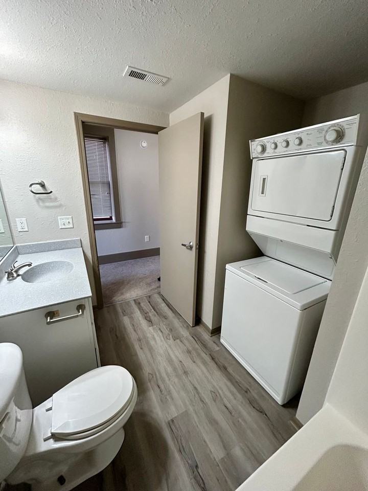 Drake Court and Liberty Lofts apartments!  Enjoy downtown living at its best. - Photo 6 of 50