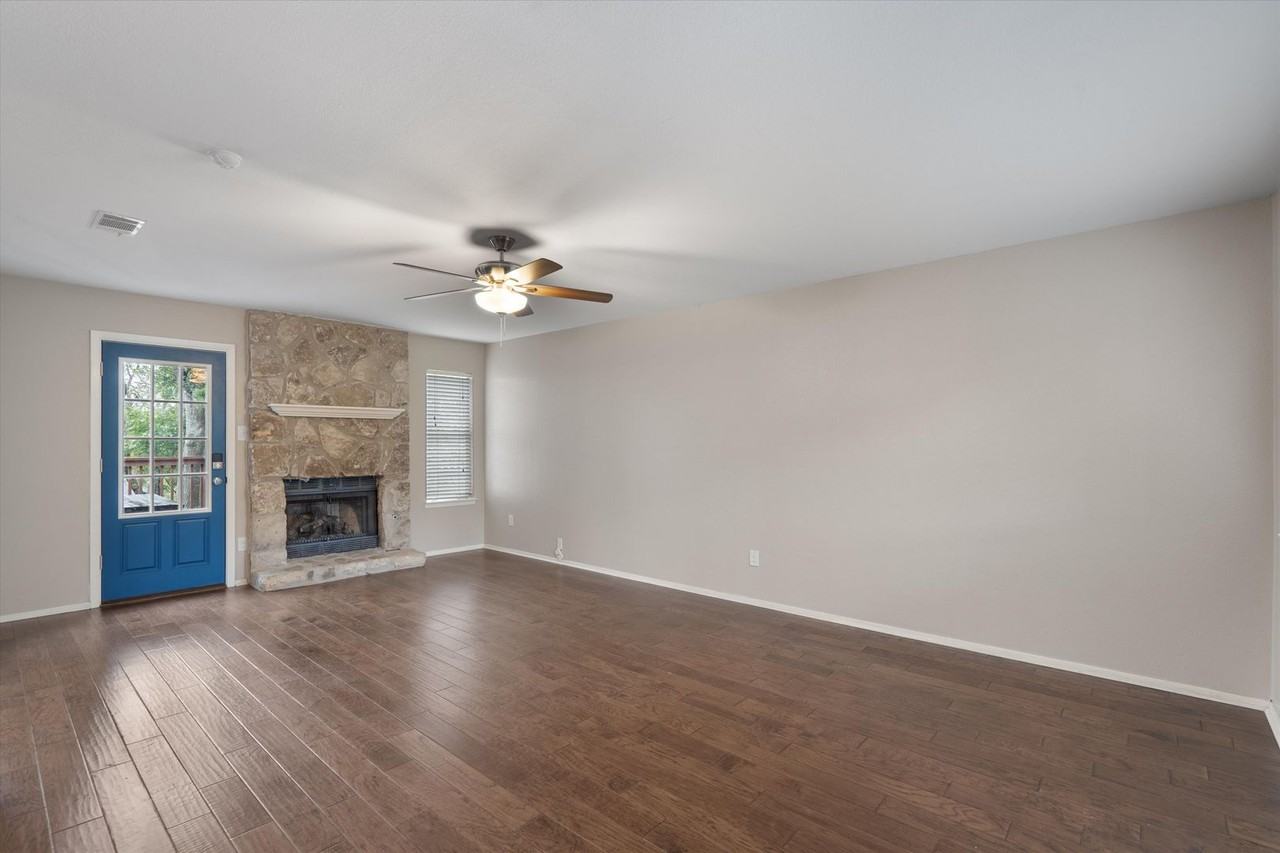 8407 Selway Dr - Photo 4 of 31