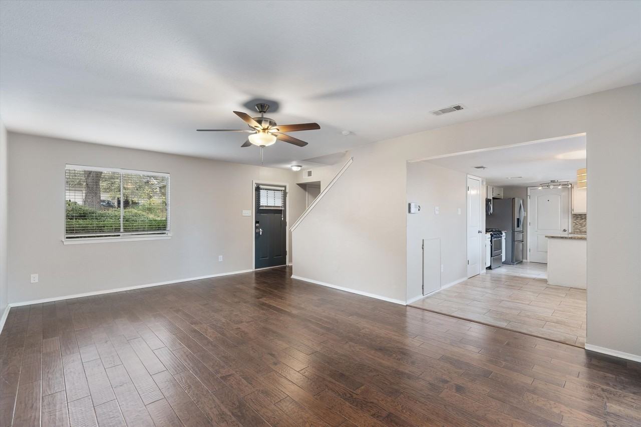 8407 Selway Dr - Photo 6 of 31