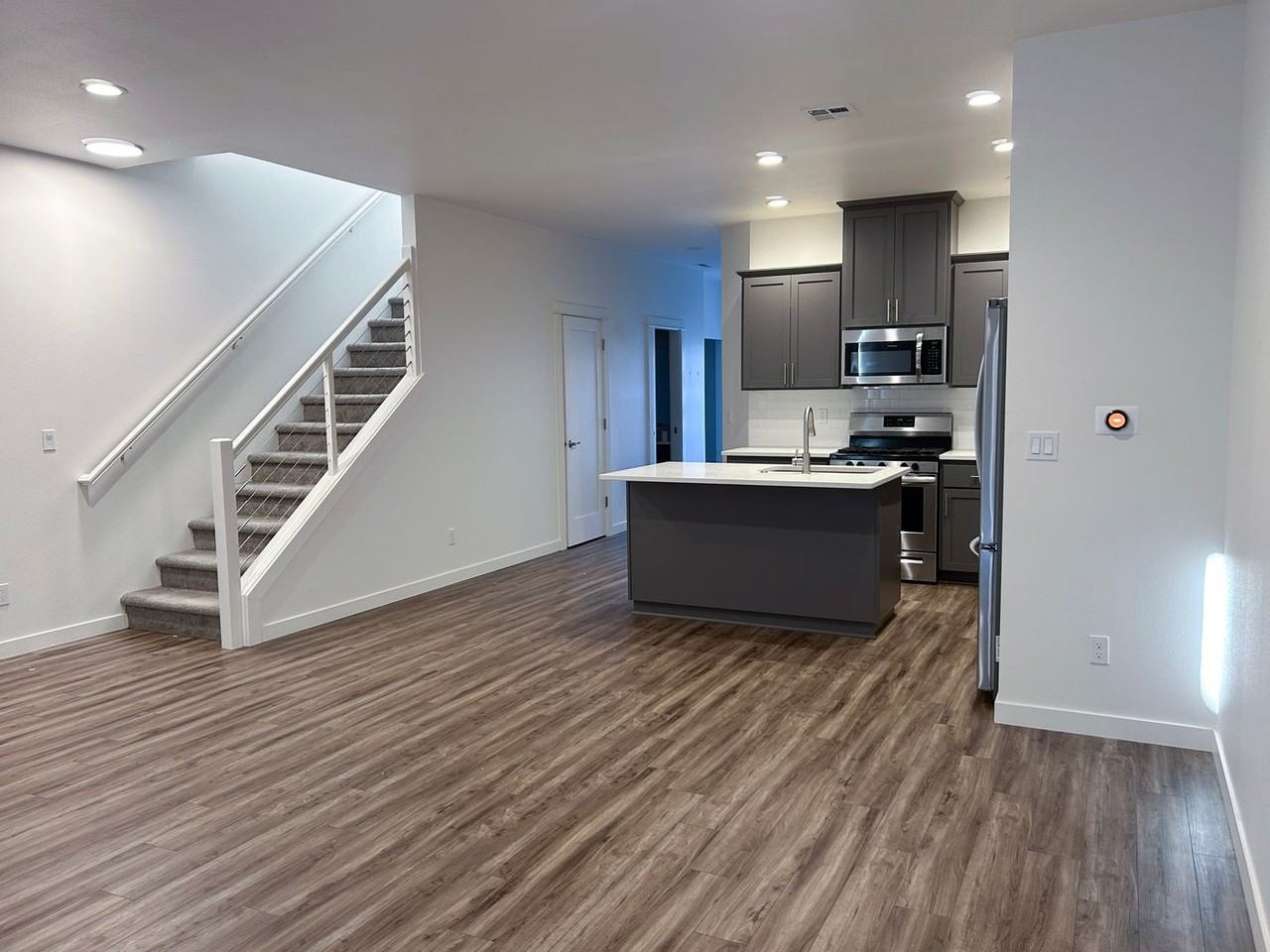 6127 Blue River Dr Se - Photo 7 of 18