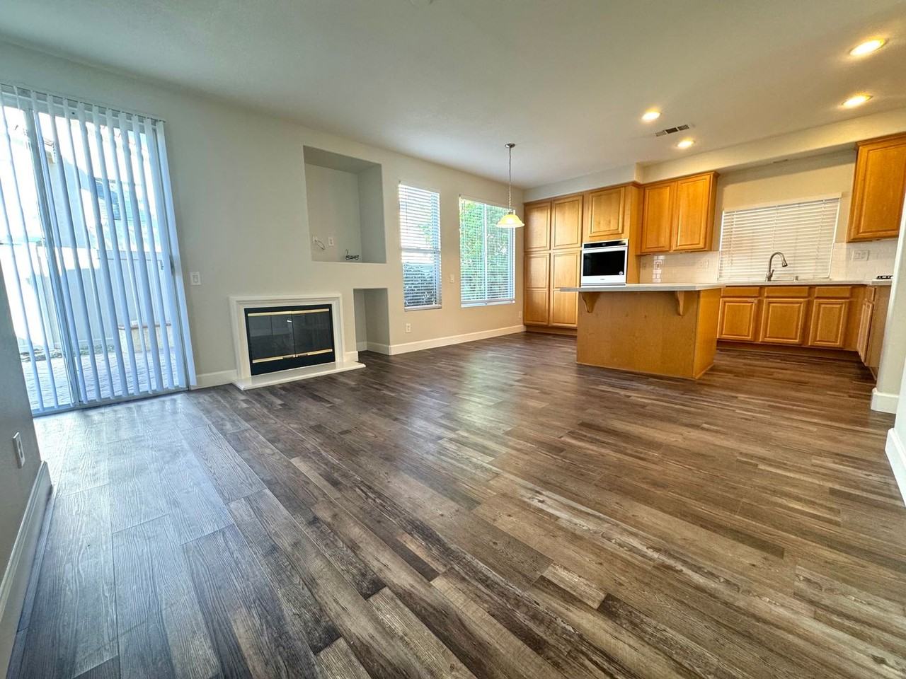 15 Charlemont Dr - Photo 7 of 27