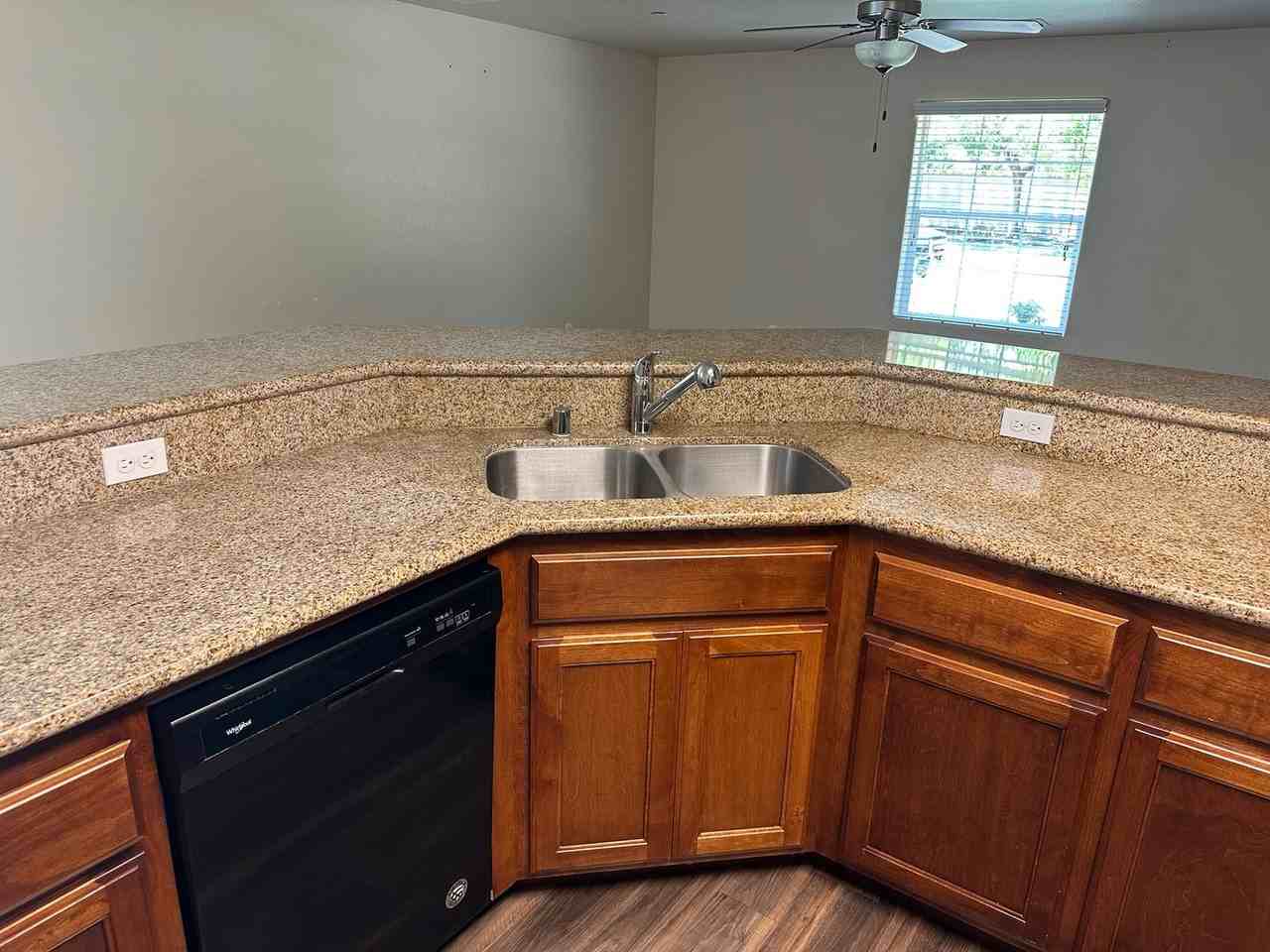 2011 Bella Oaks Dr - Photo 6 of 19