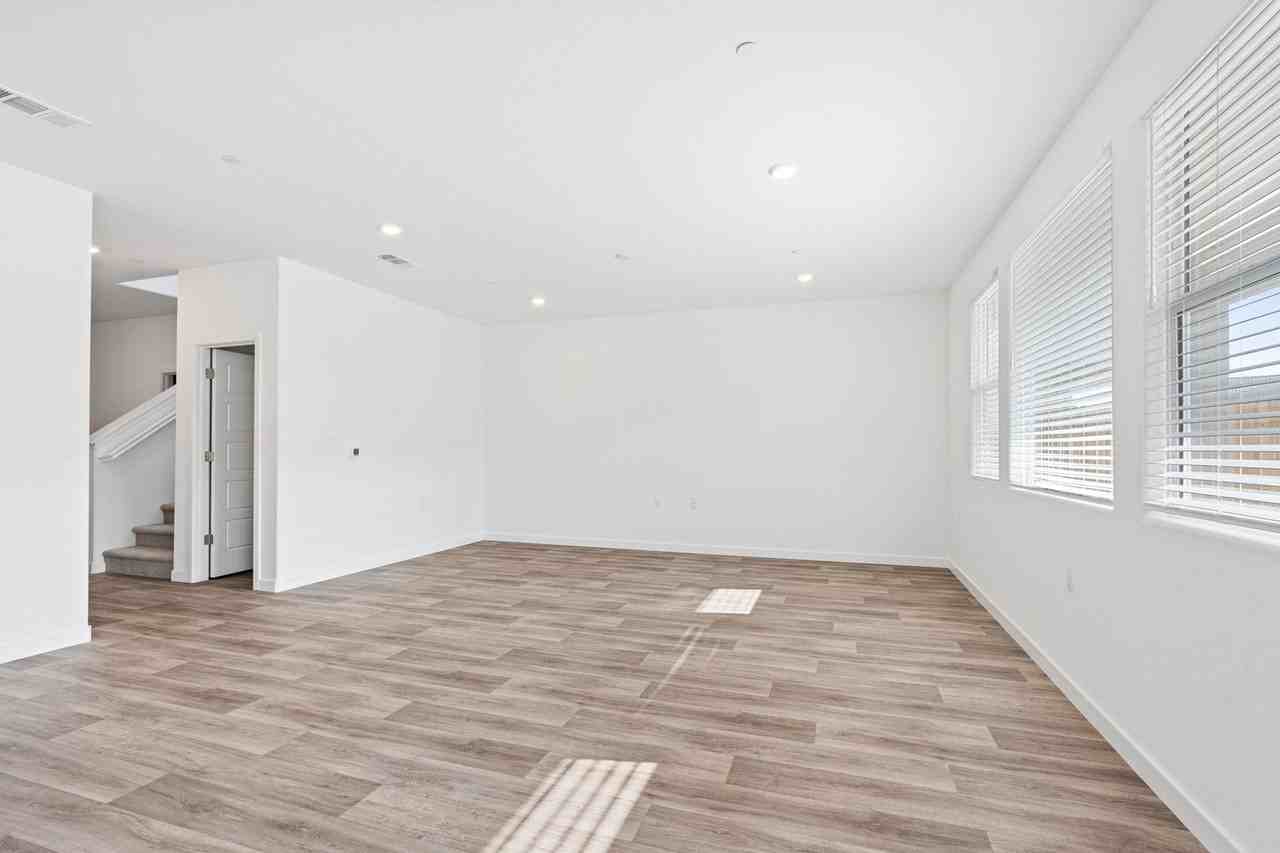 7237 E Homan Ave - Photo 5 of 21