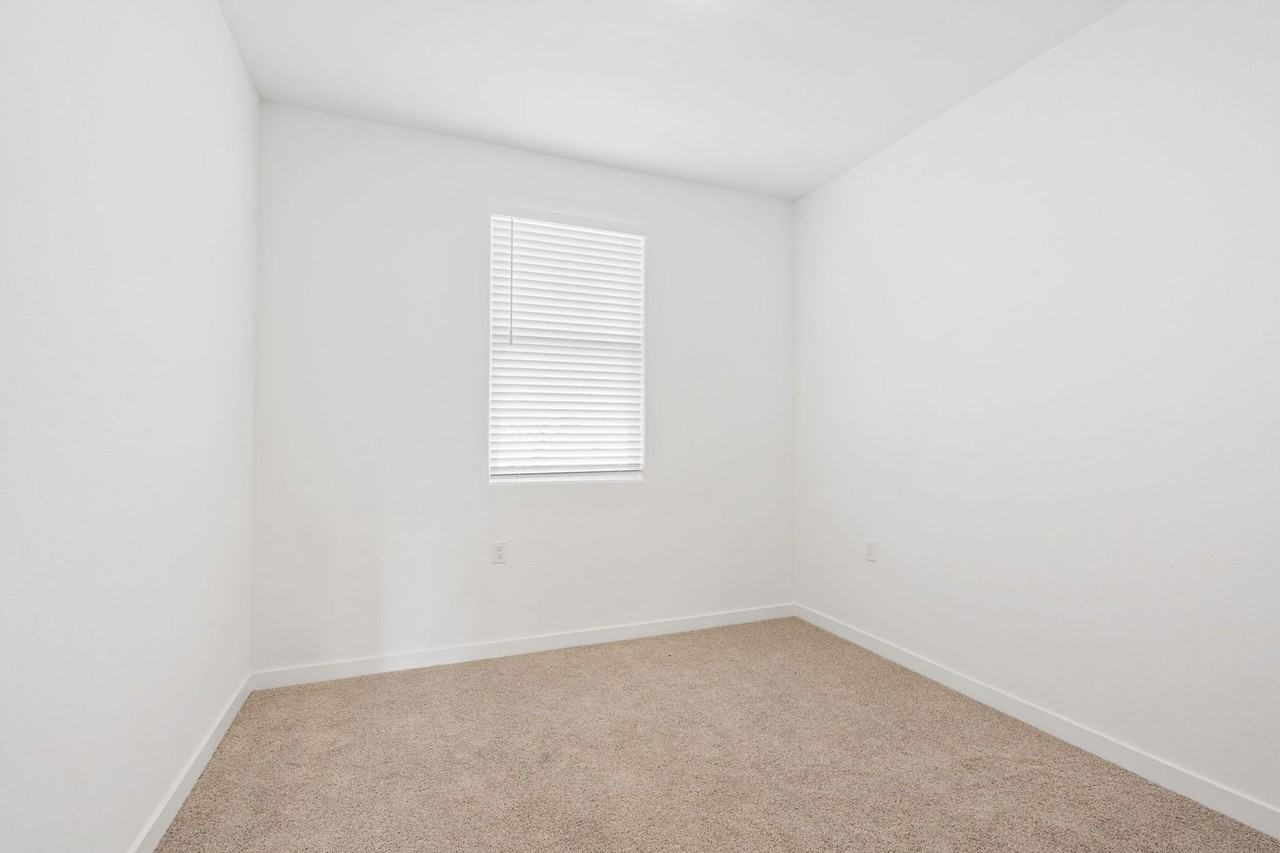 7237 E Homan Ave - Photo 7 of 21