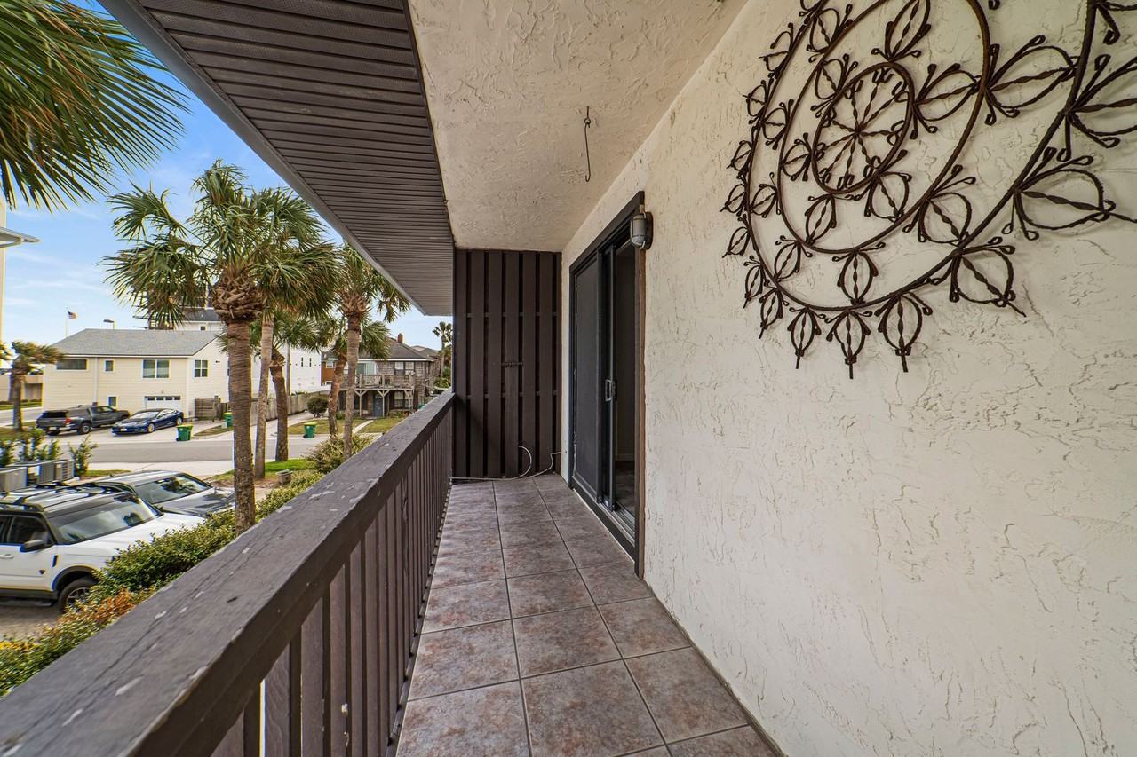 121 13th Ave S #B - Photo 5 of 21