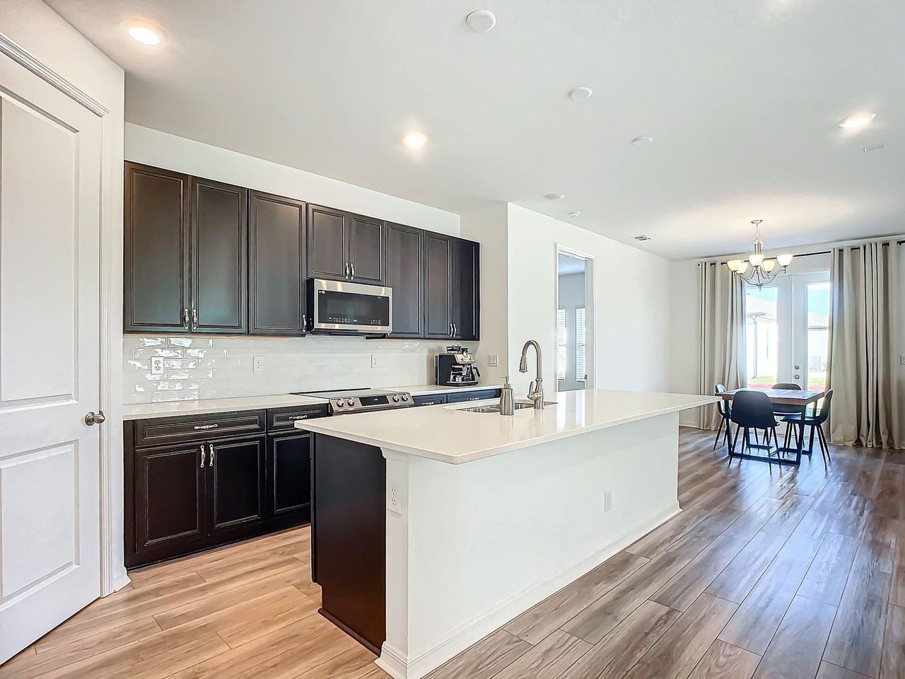 1317 Sterling Pointe Dr - Photo 2 of 34