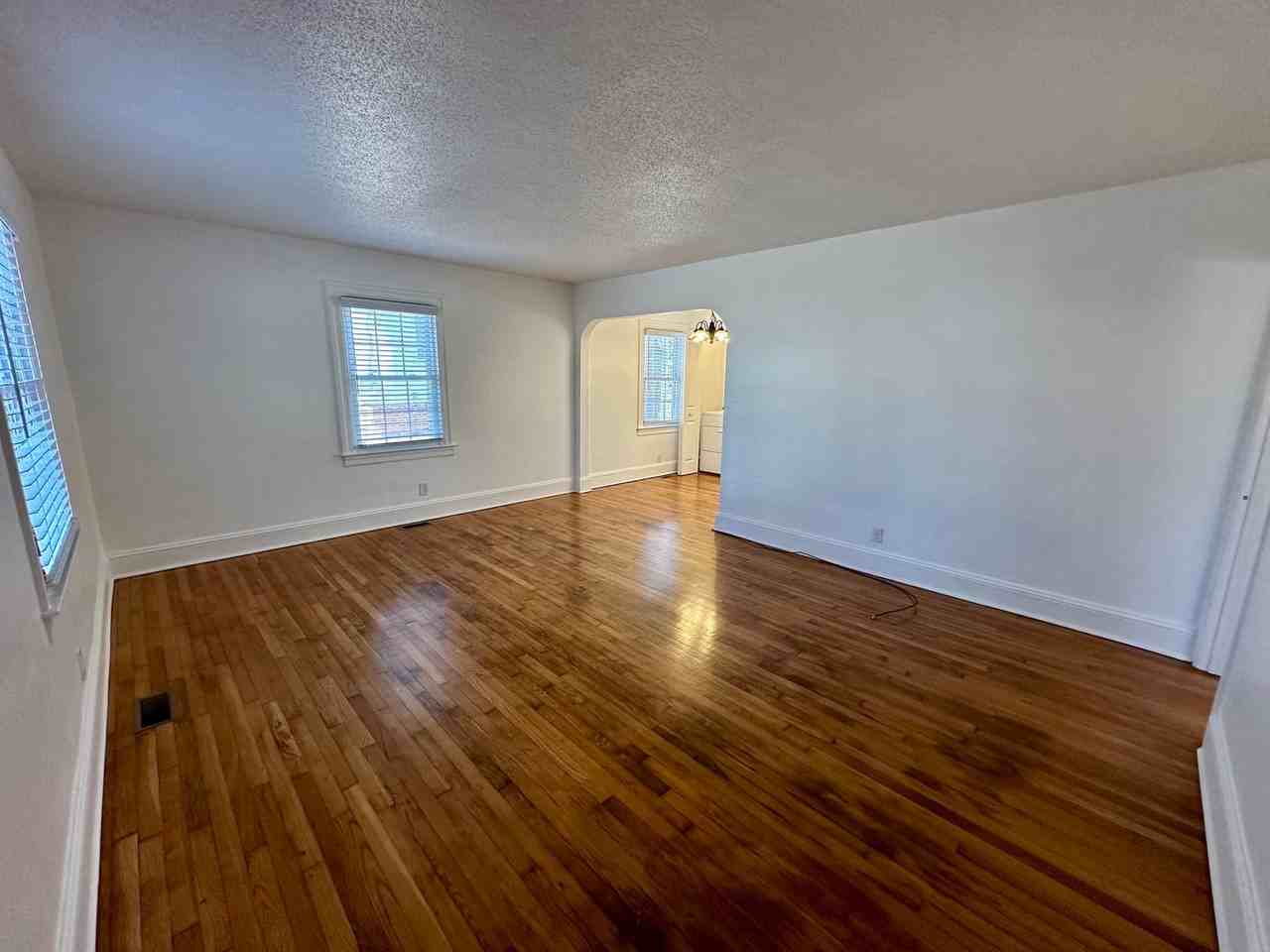 111 W High St - Photo 4 of 12