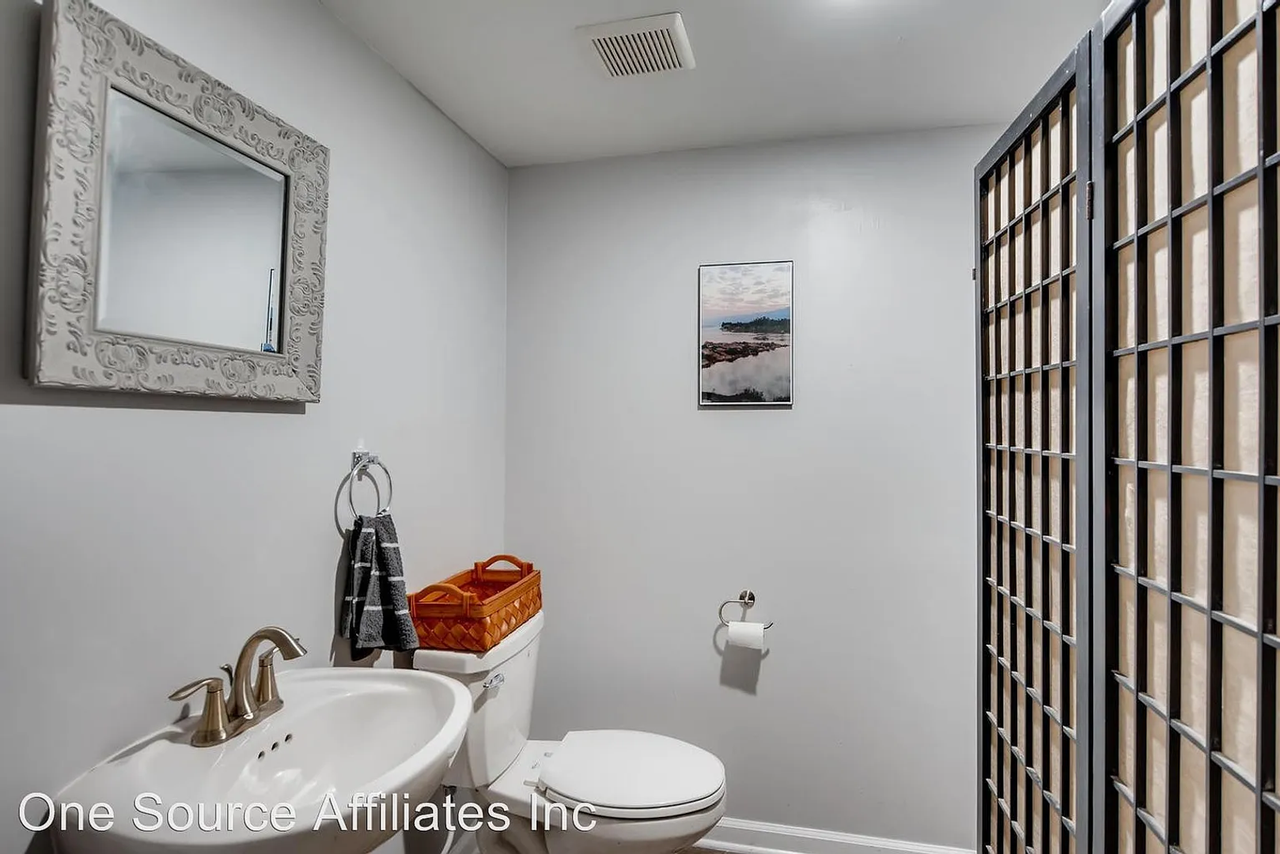 625 Coleman St Apt A2 - Photo 5 of 48