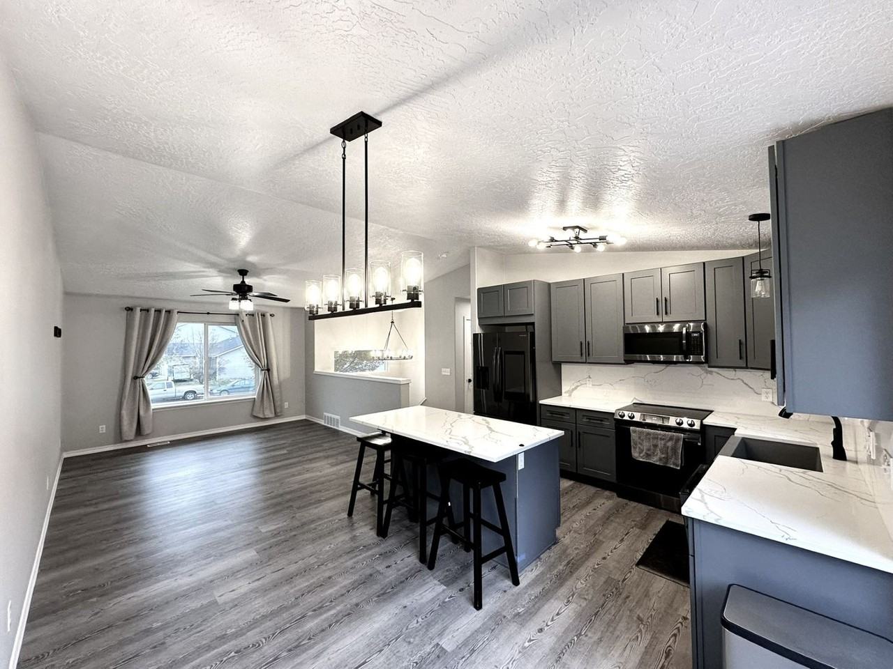 2571 W Beth Loop - Photo 5 of 9