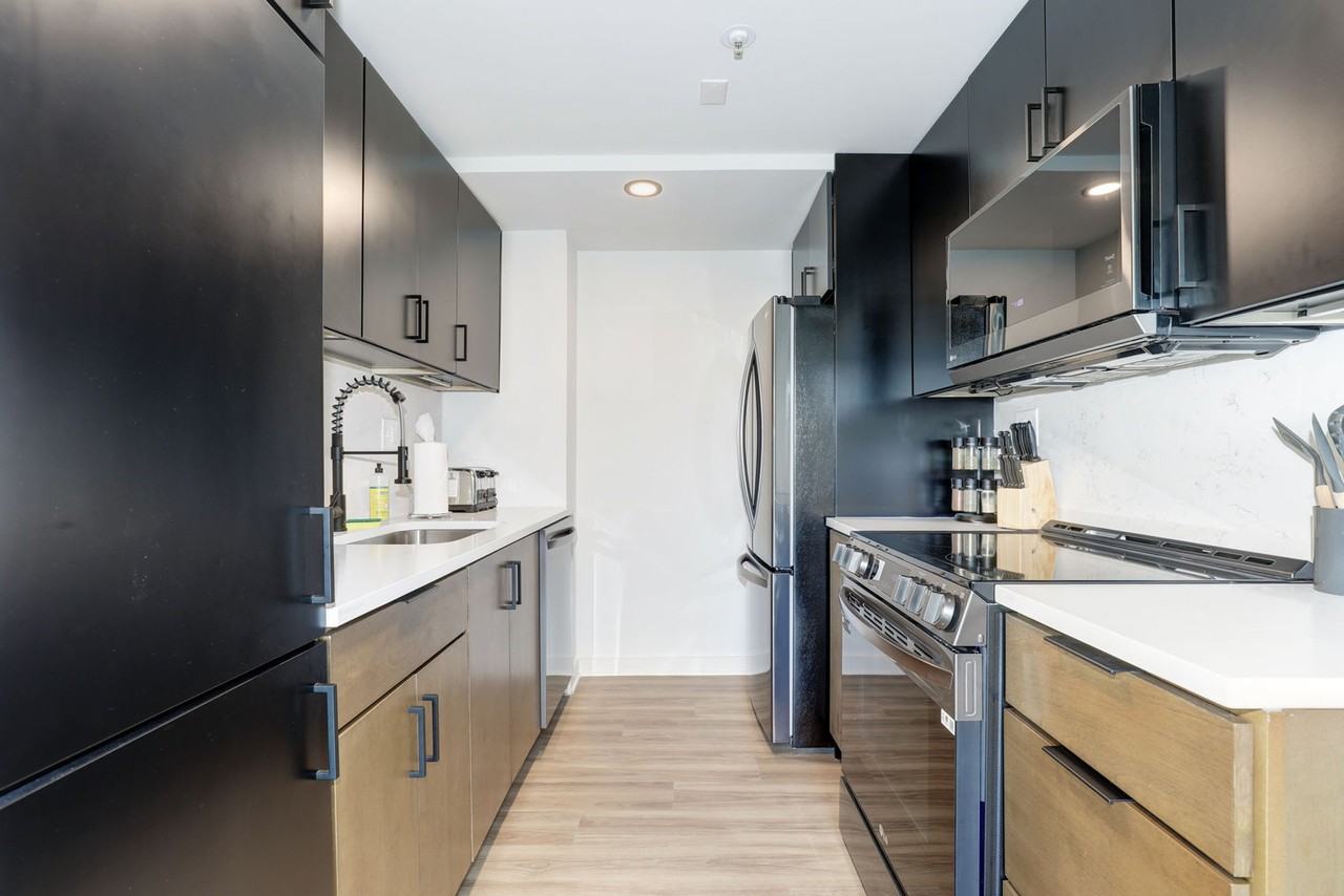 1550 Clarendon Blvd #1024612P - Photo 7 of 30