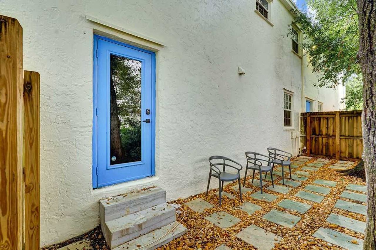 621 Northeast 28th Street #1018317P - Photo 6 of 37