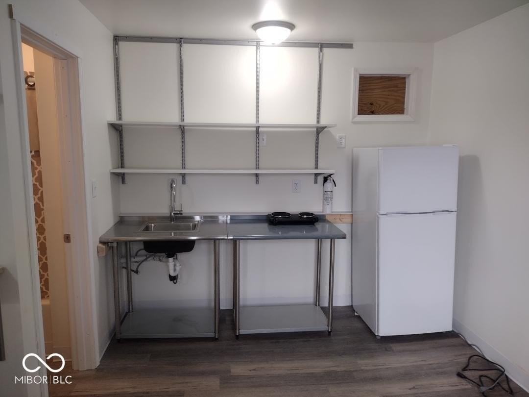 125 W Chestnut St - Photo 5 of 9