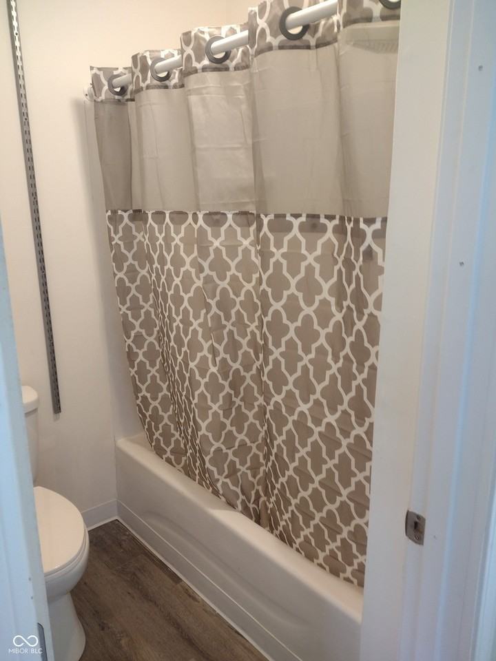 125 W Chestnut St - Photo 7 of 9